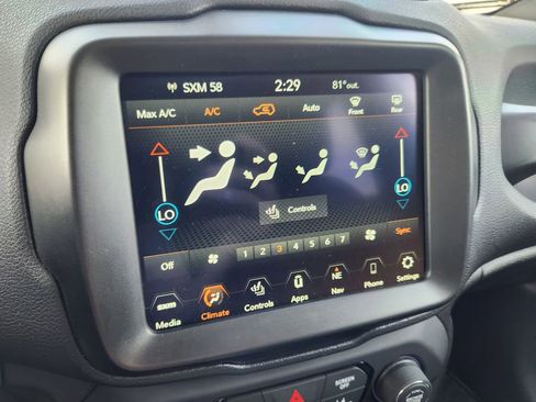 Used 2022 Jeep Renegade Trailhawk w/ Trailer Tow Group AWD/4WD image 16