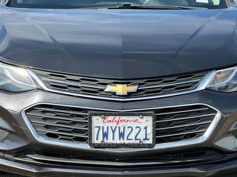 Used 2017 Chevrolet Cruze LT FWD image 15