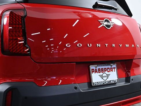 Used 2025 MINI Cooper Countryman SE w/ Comfort Package Max image 7