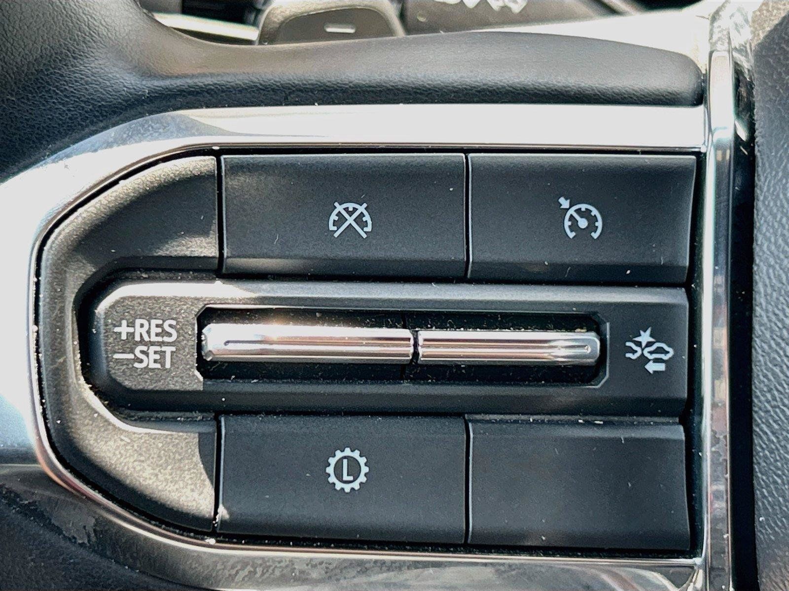Used 2025 GMC Acadia Elevation AWD/4WD image 38