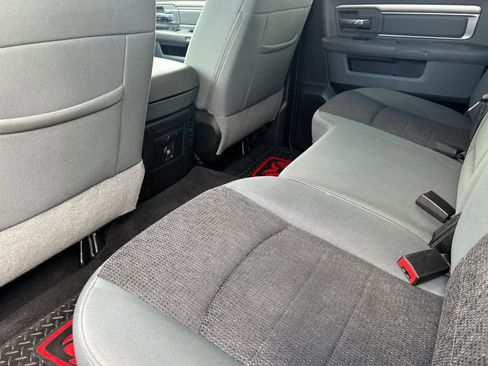 Used 2019 RAM 1500 Classic SLT w/ Black Appearance Group image 4