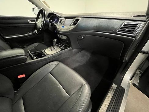 Used 2012 Hyundai Genesis 3.8 w/ Premium Pkg RWD image 10