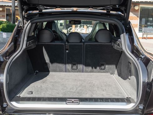 Used 2025 Aston Martin DBX 707 image 44