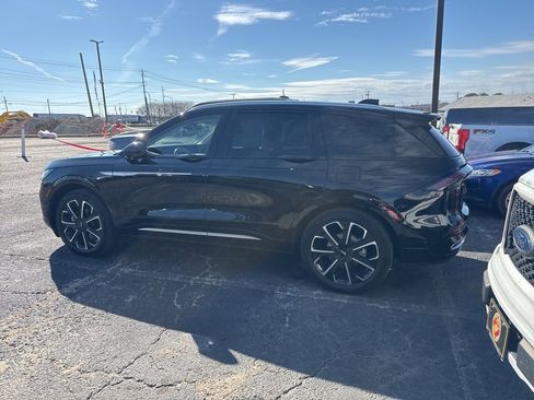 Certified 2024 Lincoln Nautilus Reserve w/ Equipment Group 202A image 7