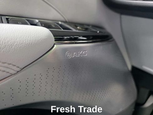 Used 2023 Cadillac Lyriq AWD image 15