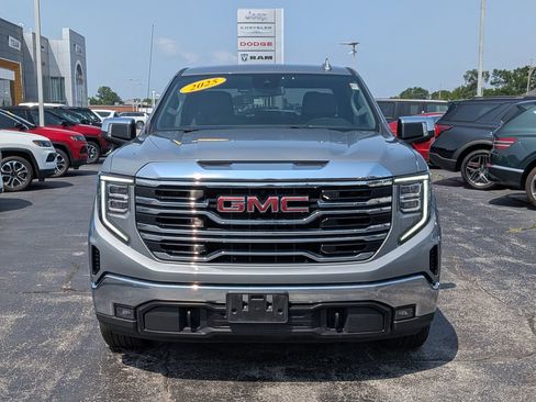Used 2025 GMC Sierra 1500 SLT AWD/4WD image 2