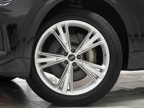 Used 2022 Audi Q8 Premium Plus w/ Premium Plus Package image 6