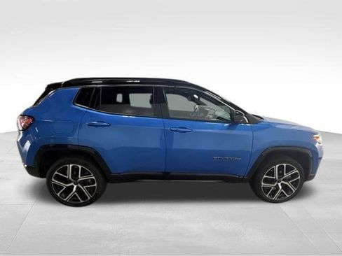 Certified 2025 Jeep Compass Limited w/ Elite Group AWD/4WD image 7