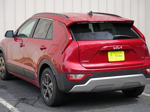 Used 2024 Kia Niro EX FWD image 47