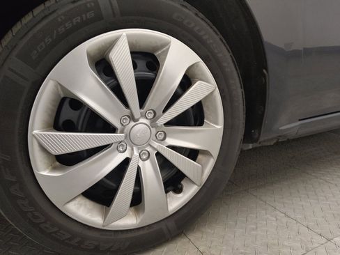 Used 2019 Subaru Impreza 2.0i w/ Eyesight image 31