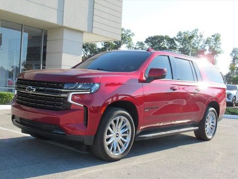 Used 2021 Chevrolet Suburban RST w/ Luxury Package image 3