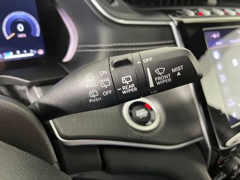 Used 2023 Jeep Grand Cherokee L Laredo image 21