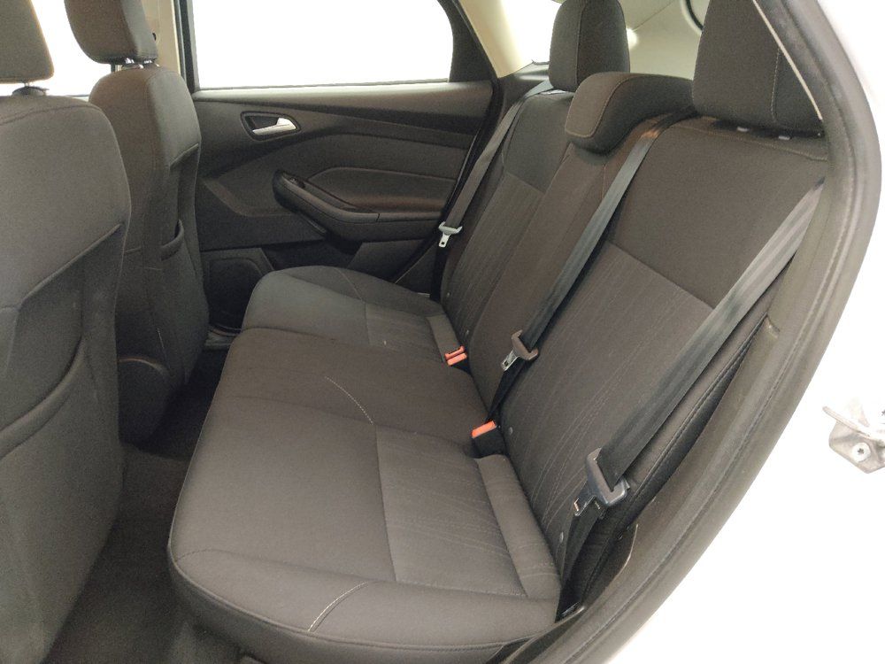 Used 2016 Ford Focus SE FWD image 18