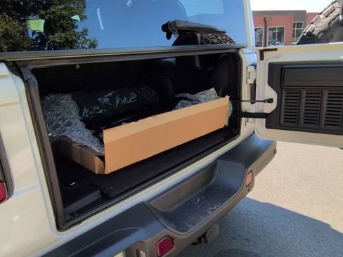 New 2025 Jeep Wrangler Unlimited Rubicon 392 image 23