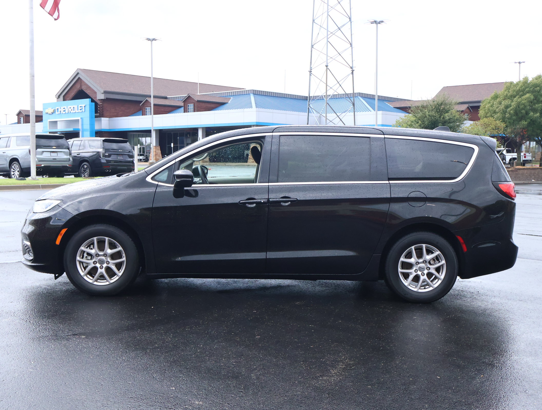 Used 2024 Chrysler Pacifica Touring-L FWD image 36