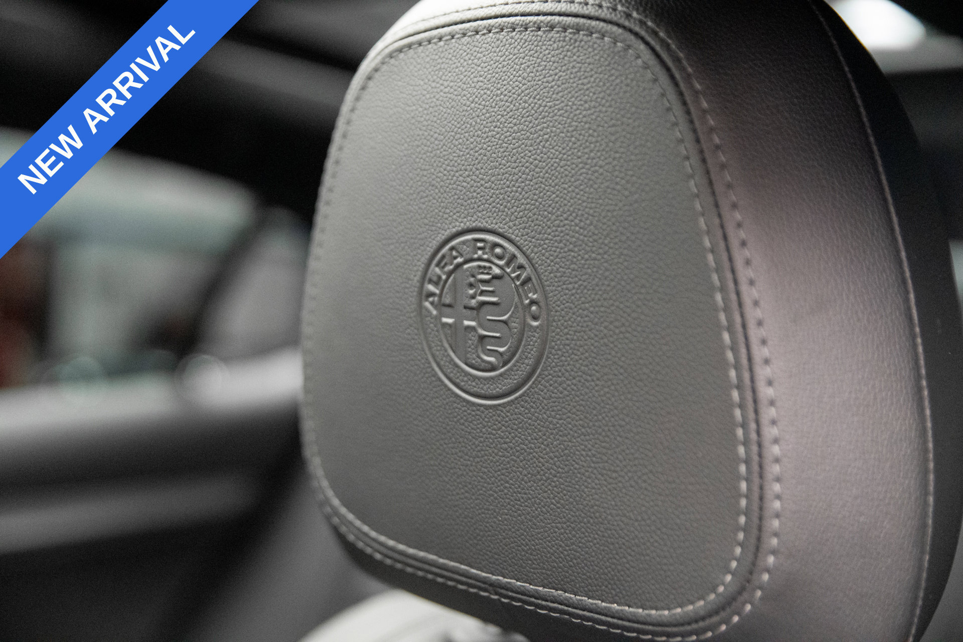 Used 2023 Alfa Romeo Stelvio Veloce AWD/4WD image 32