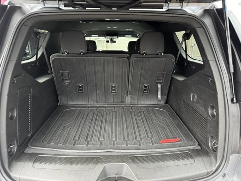 Used 2022 GMC Yukon XL SLE w/ Gmc Pro Safety Plus Package image 10