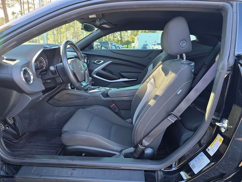 Used 2024 Chevrolet Camaro LT w/ Technology Package image 9