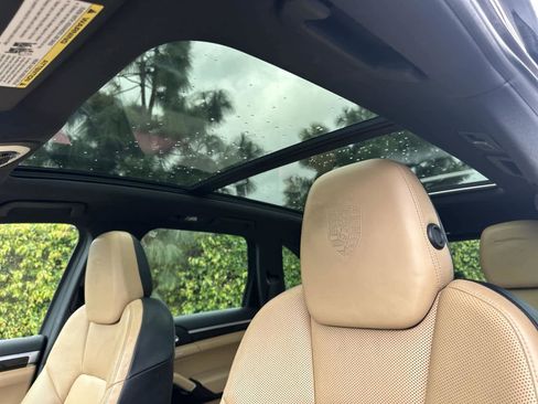 Used 2017 Porsche Cayenne S image 32