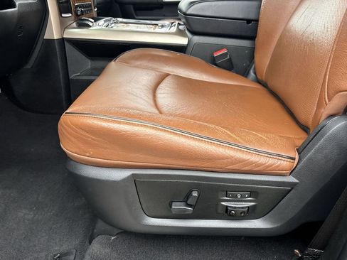 Used 2017 RAM 3500 Laramie Longhorn image 19