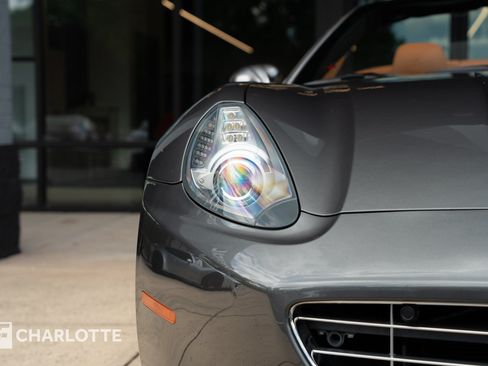 Used 2012 Ferrari California RWD image 4