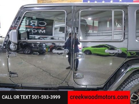 Used 2017 Jeep Wrangler Unlimited Sahara image 23