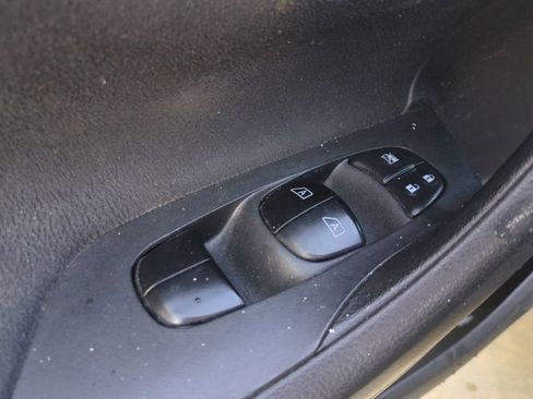 Used 2015 Nissan Altima 2.5 SV w/ Convenience Package image 12