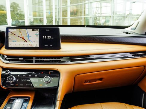 Used 2023 INFINITI QX60 Sensory w/ Vision Package image 17