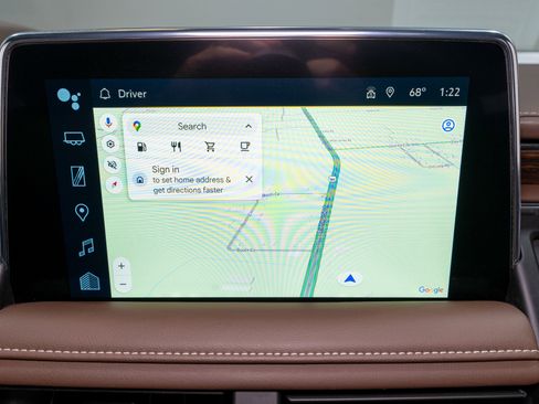 Used 2024 Chevrolet Suburban High Country image 16