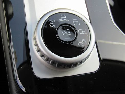 New 2025 Mitsubishi Outlander SE image 22