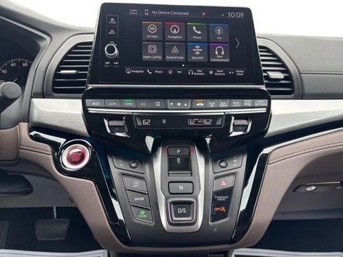 Used 2025 Honda Odyssey Touring image 18