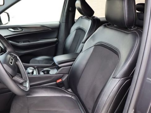 Used 2024 Jeep Grand Cherokee Altitude RWD image 14