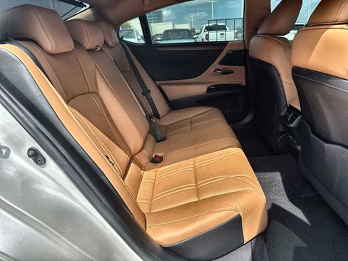 Used 2024 Lexus ES 350 Ultra Luxury w/ Accessory Package (Z2) FWD image 19