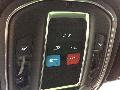 Used 2024 Jeep Grand Cherokee L Laredo image 19