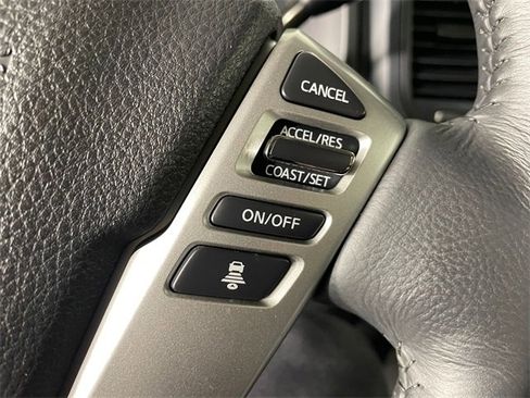 Used 2024 Nissan Titan SV w/ SV Convenience Package image 10