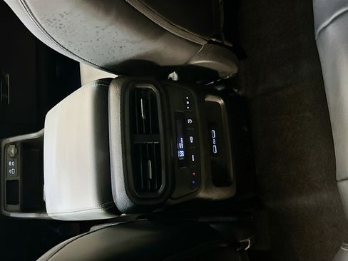 Used 2023 Honda Pilot Touring image 28