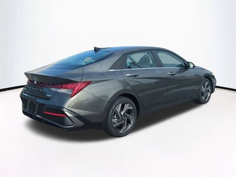 New 2026 Hyundai Elantra Limited FWD image 5