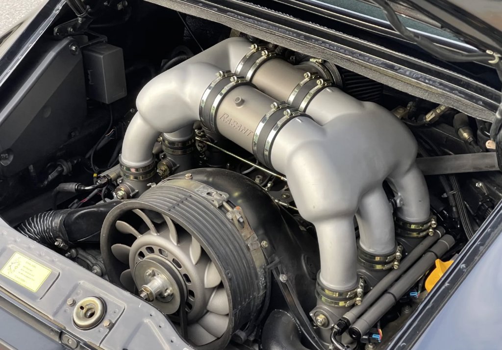 Used 1990 Porsche 911 Carrera RWD image 14
