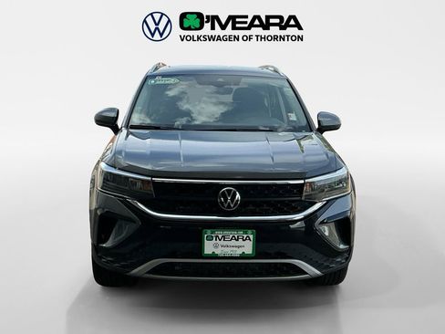 Used 2023 Volkswagen Taos SE w/ Panoramic Sunroof Package AWD/4WD image 8