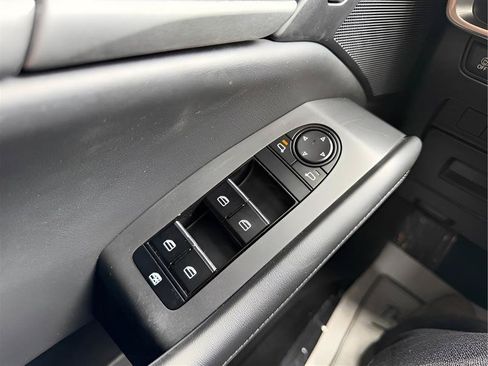 Used 2022 MAZDA MAZDA3 s FWD image 42