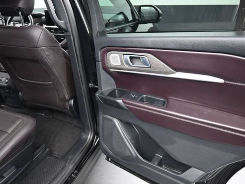 Used 2026 Ford Explorer Platinum RWD image 24