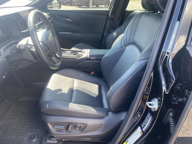 Used 2025 Toyota Crown Signia AWD/4WD image 11