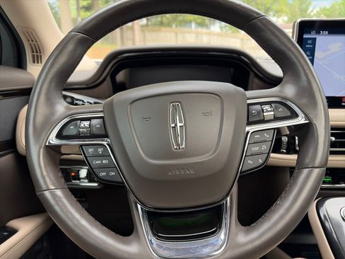 Used 2022 Lincoln Nautilus Reserve AWD/4WD image 26