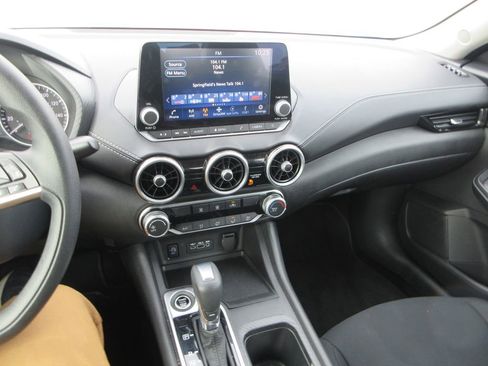 Used 2024 Nissan Sentra SV image 8