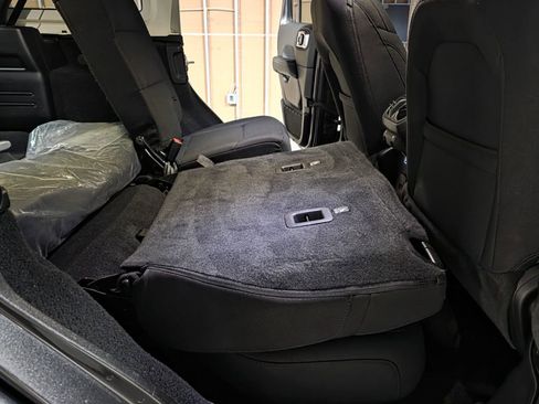 Used 2021 Jeep Wrangler Unlimited Sahara image 23