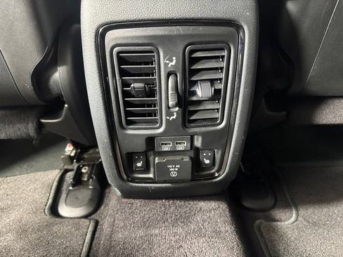 Used 2018 Dodge Durango R/T w/ Technology Group AWD/4WD image 13
