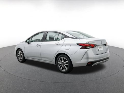 Used 2025 Nissan Versa SV FWD image 5