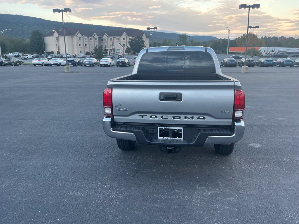 Certified 2023 Toyota Tacoma SR5 AWD/4WD image 8