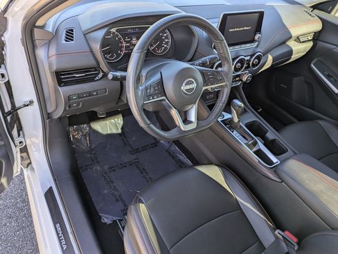 Used 2024 Nissan Sentra SR w/ SR Premium Package image 9