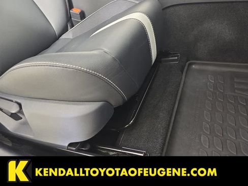 Used 2025 Toyota Camry SE AWD/4WD image 28